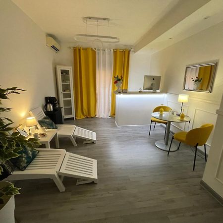 Le Suite Del Lungomare Aeroporto di Catania Fontana Rossa Esterno foto