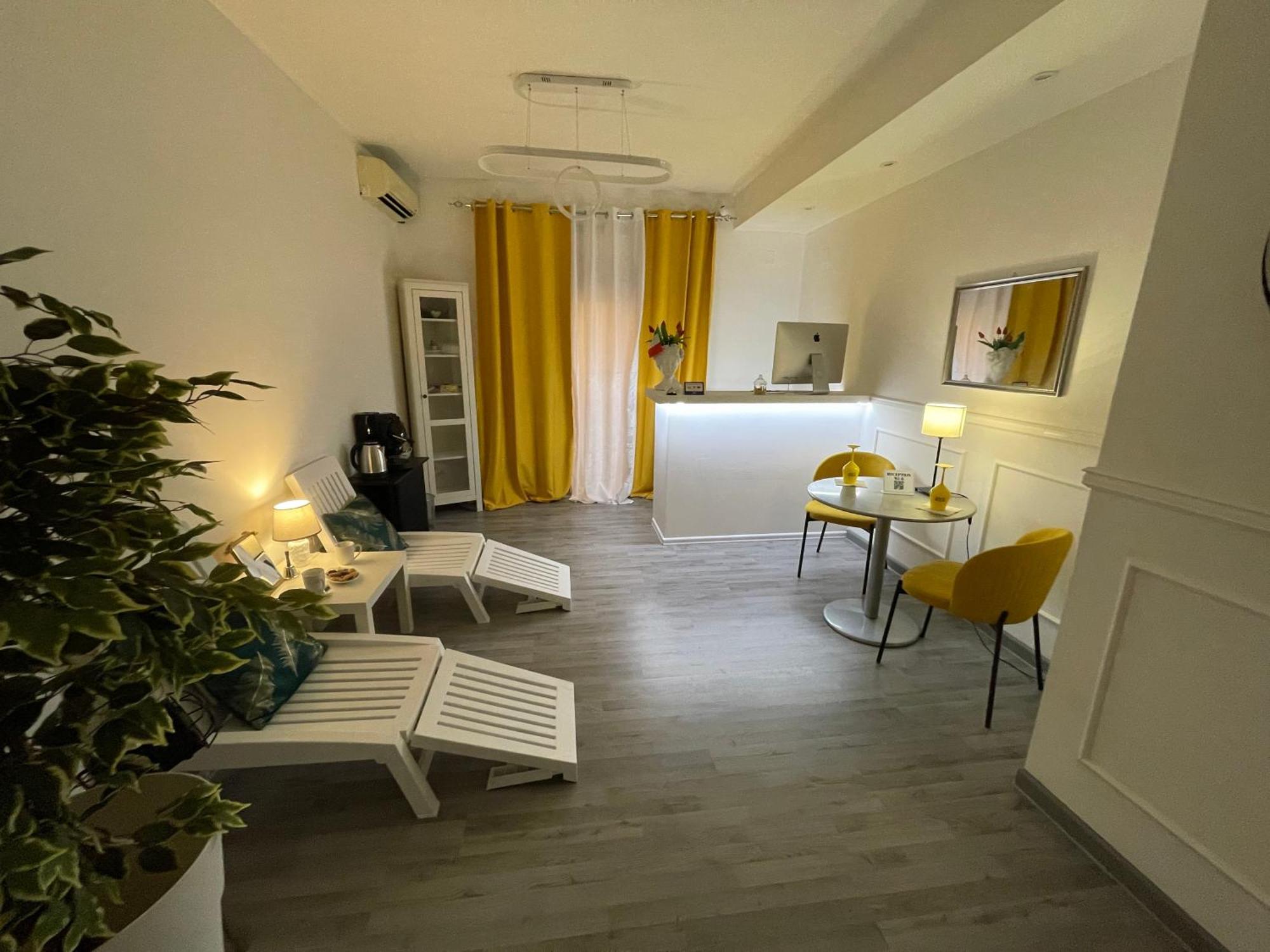 Le Suite Del Lungomare Aeroporto di Catania Fontana Rossa Esterno foto